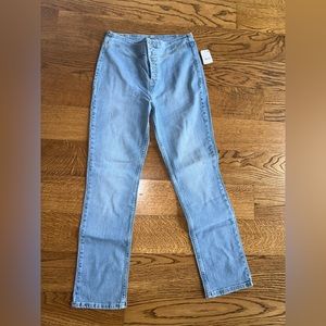 Free people jeans. Light wash. Size 28. New.